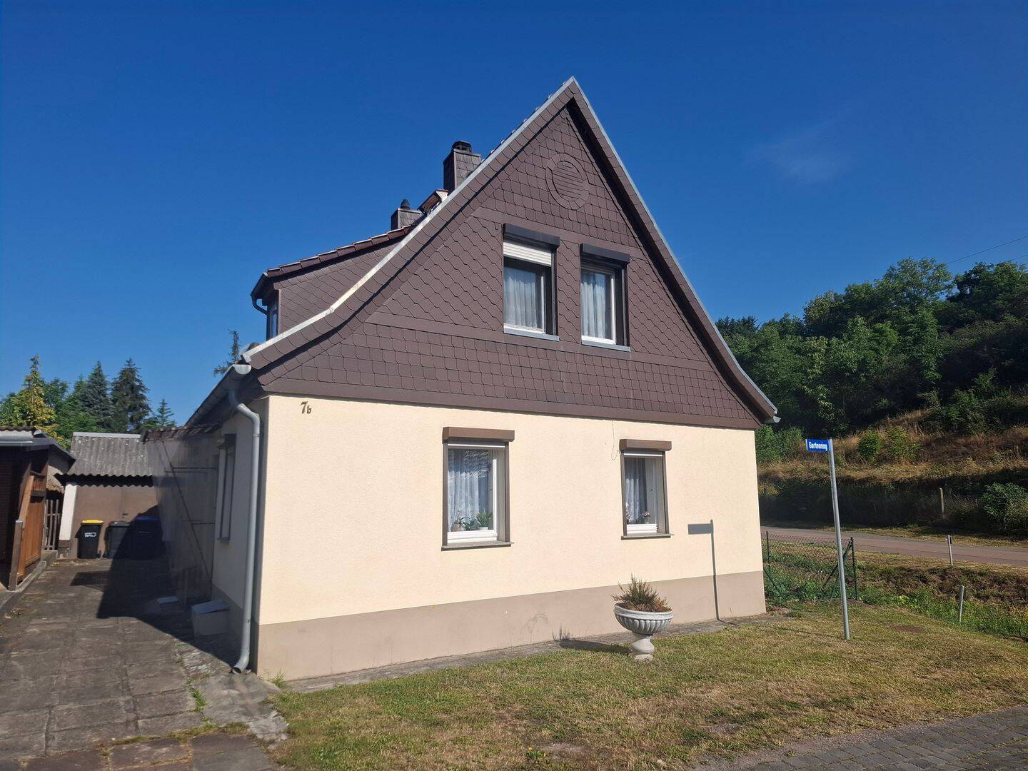 Wiederstedt: Einfamilienhaus in idyllischer ruhiger Lage zu verkaufen, 6456 Arnstein