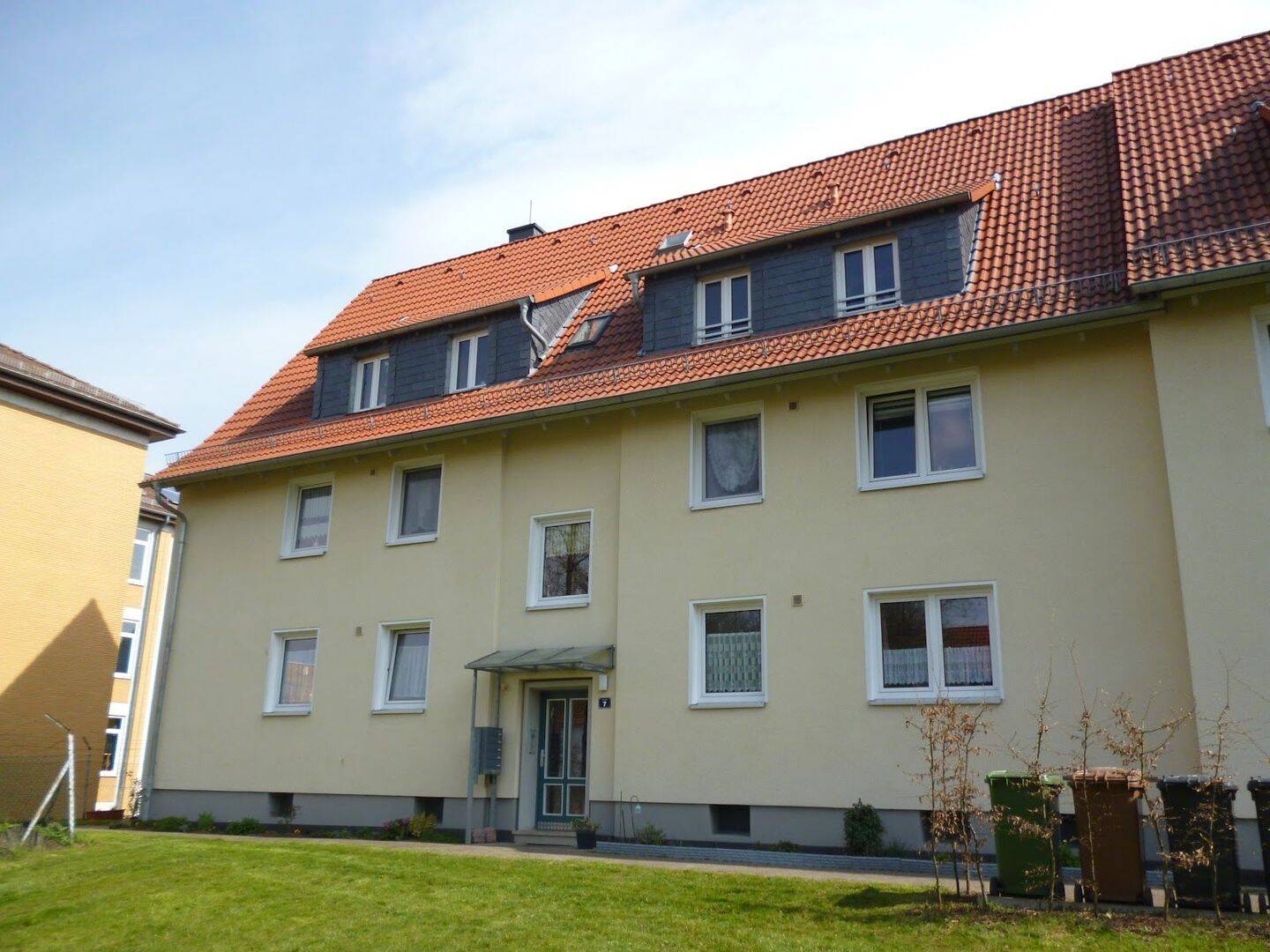 Praktisch geschnittene Dachgeschosswohnung mit zusätzlichem Kellerraum, 34253 Lohfelden