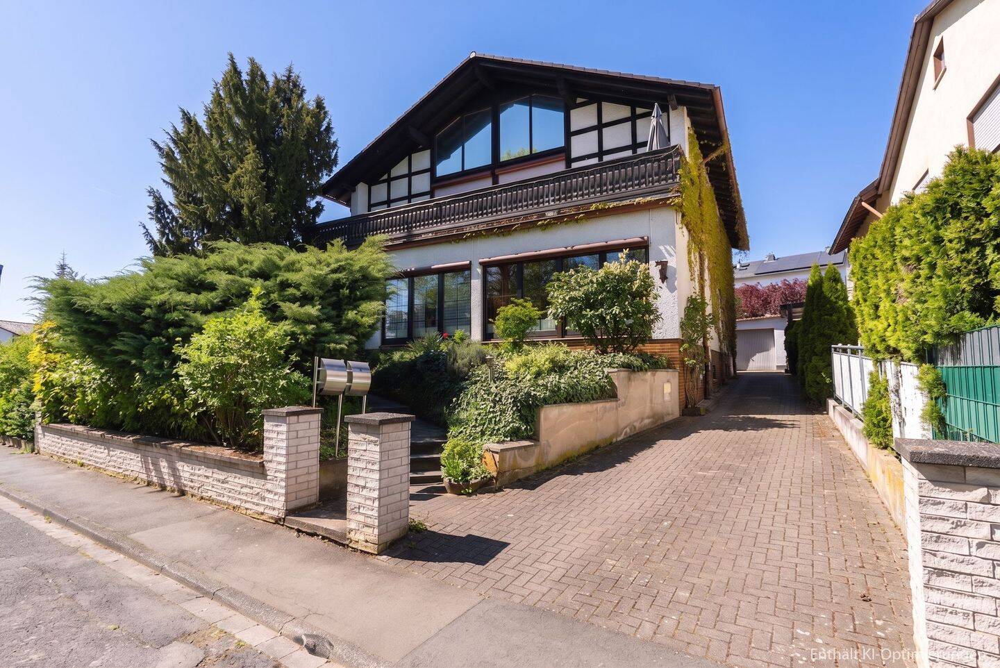 Großzügiges Zweifamilienhaus in Bestlage von Kirchhain, 35274 Kirchhain