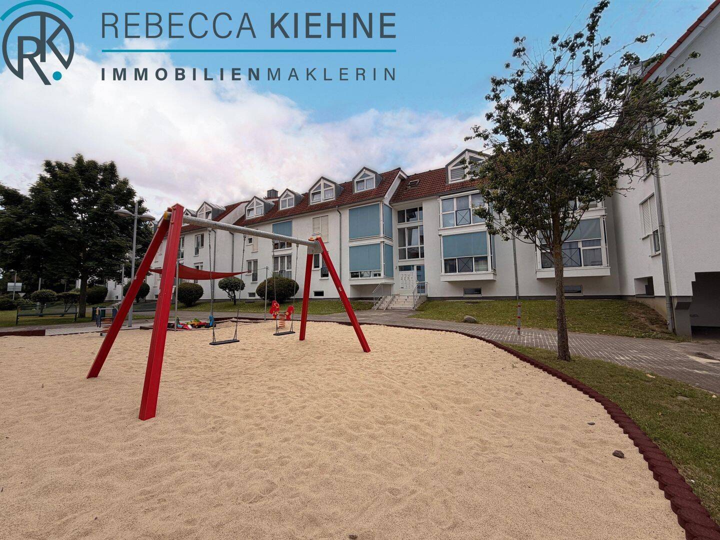 Wohnen mit Wohlfühlfaktor – moderne 2-Raum-Wohnung mit Loggia und Stellplatz, 6116 Halle (Saale)