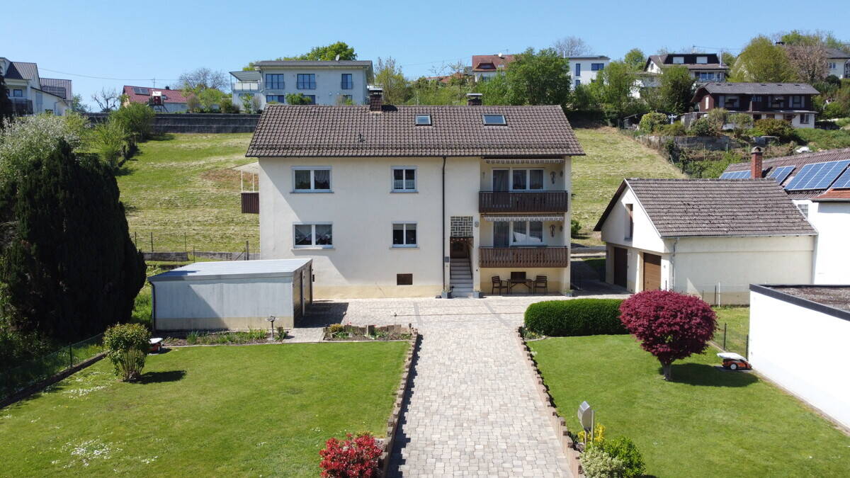Attraktives Zweifamilienhaus mit Garten und riesigem Baugrundstück in Meckesheim!, 74909 Meckesheim