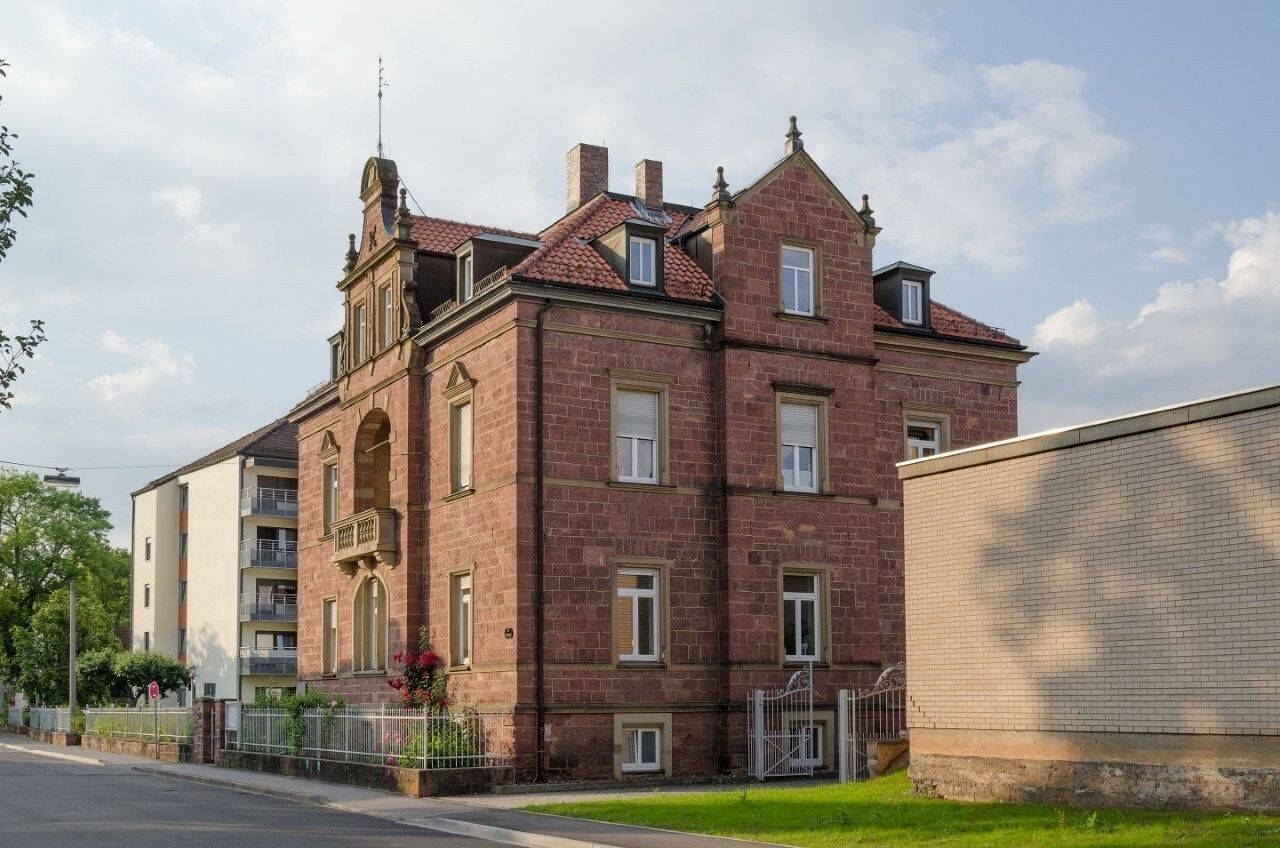 Zentral gelegene Dachgeschosswohnung zu vermieten, 97688 Bad Kissingen