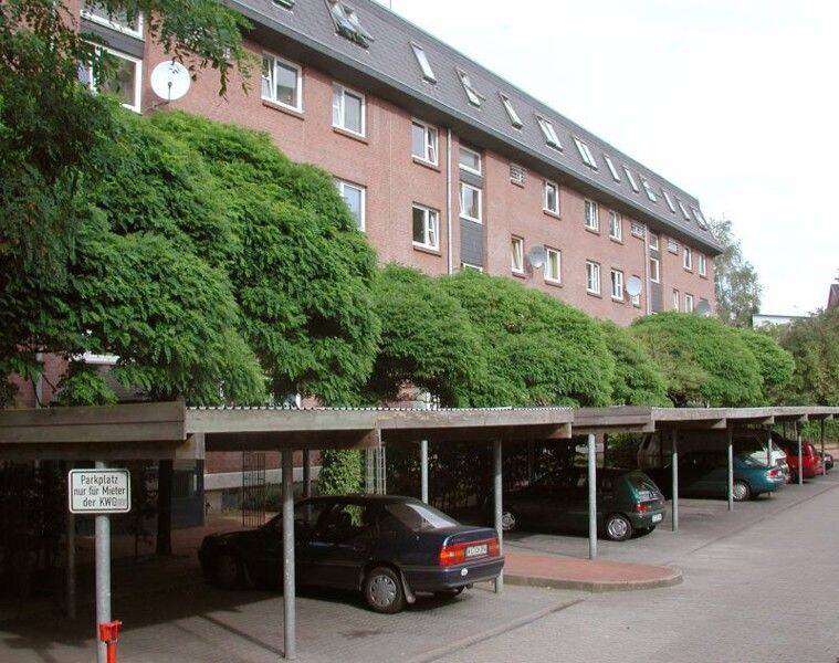 Nimm mich! Günstig geschnittene 2-Zimmer-Wohnung frisch saniert mit Balkon, 24149 Kiel (Neumühlen-Dietrichsdorf)