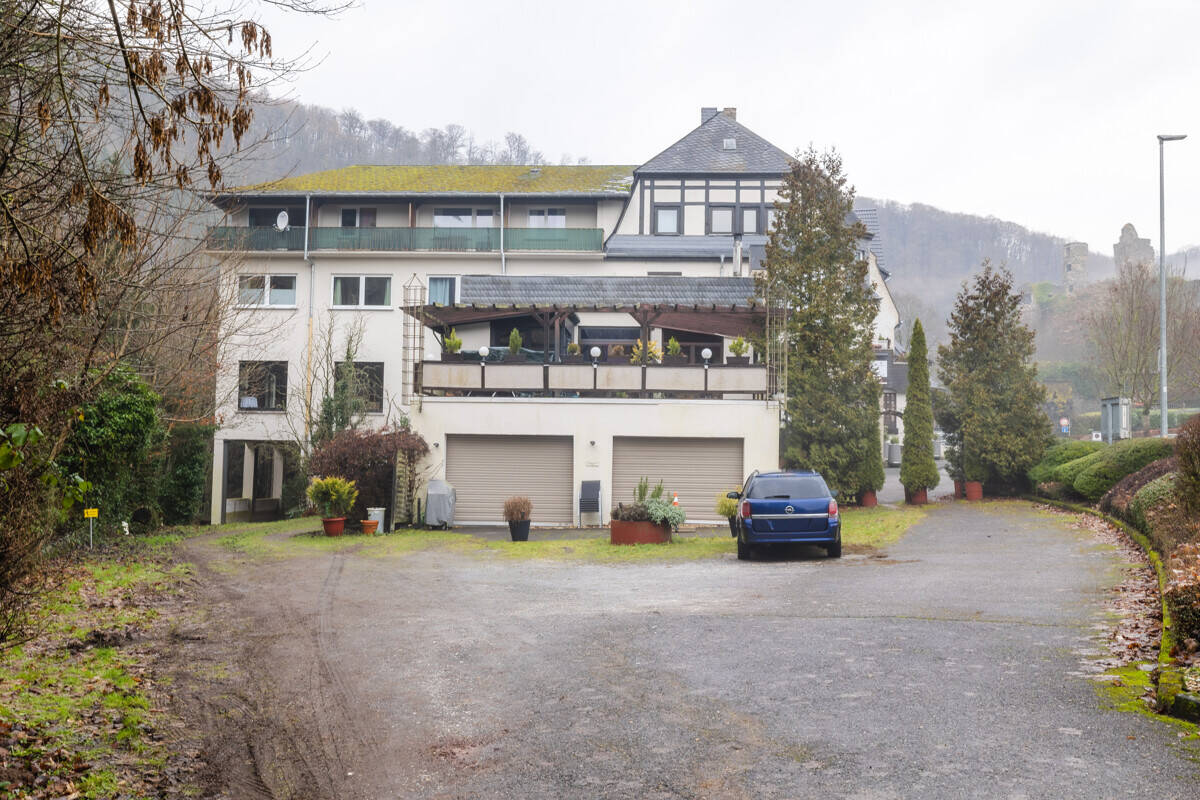 Wohn- und Geschäftshaus in Altwied: 8 Wohnungen, Gewerbe und viel Entwicklungspotenzial, 56567 Neuwied