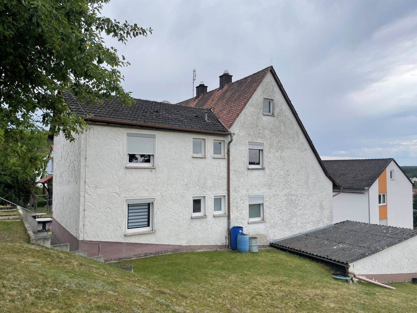 Zweifamilienhaus mit großem Grundstück, 91154 Roth