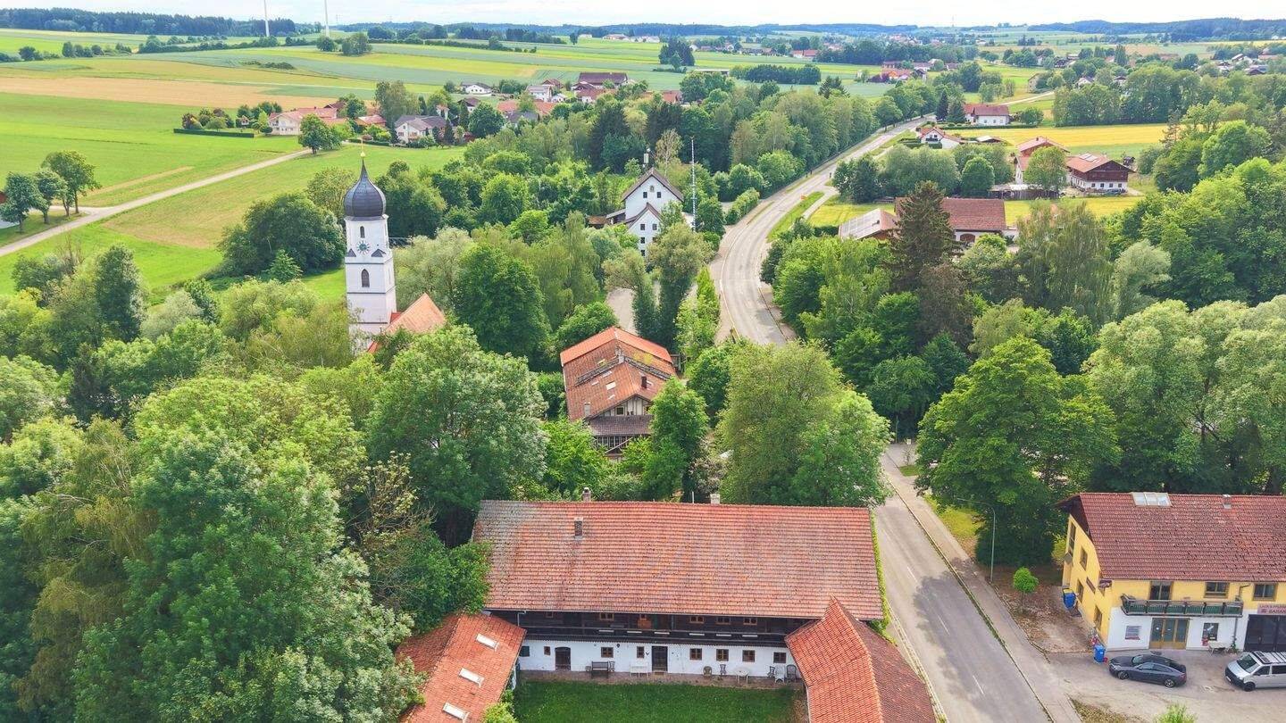 Historischer Vierseithof mit einzigartiger Geschichte in Niederbayern, 84140 Gangkofen