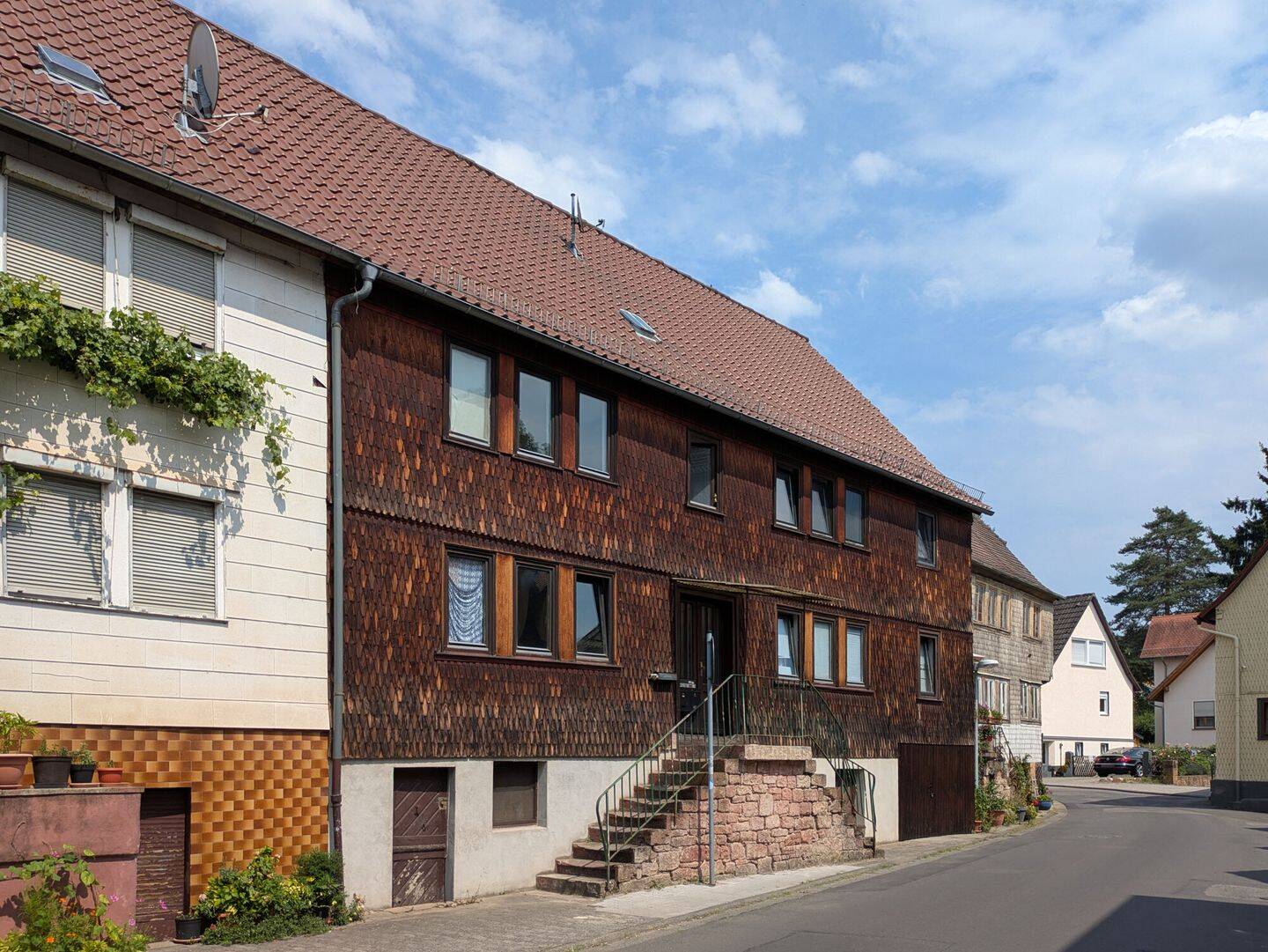 Haus mit 4 Wohnungen in zentraler Lage von Michelstadt mit vielfältigen Nutzungsmöglichkeiten!, 64720 Michelstadt