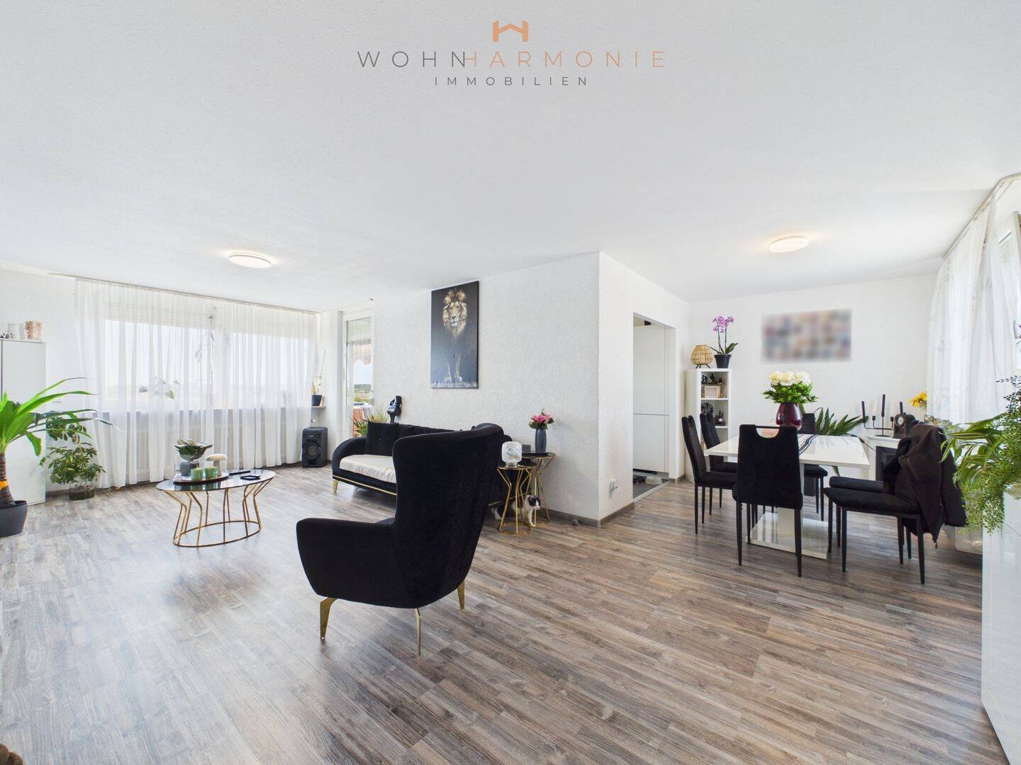 3,5-Zimmer-Wohnung mit Weitblick / 2 Balkonen & Garage, 71522 Backnang