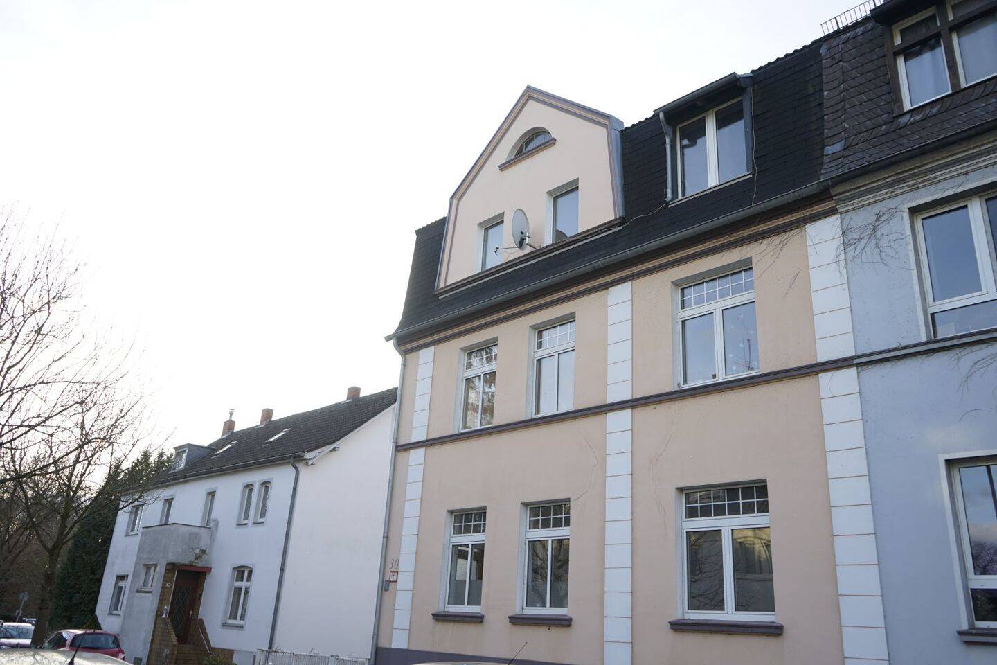 Schönes 3-Familienhaus am Benrather Forst, 40597 Düsseldorf (Benrath Hassels Urdenbach)