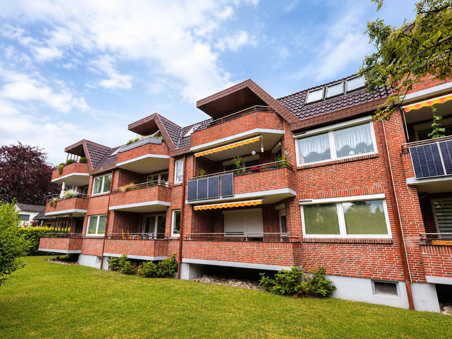 Gut geschnittene und bezugsfreie 2-Zimmer-Dachgeschossswohnung mit Balkon in Oldenburg/Eversten, 26131 Oldenburg (Oldb) (Bloherfelde Eversten)