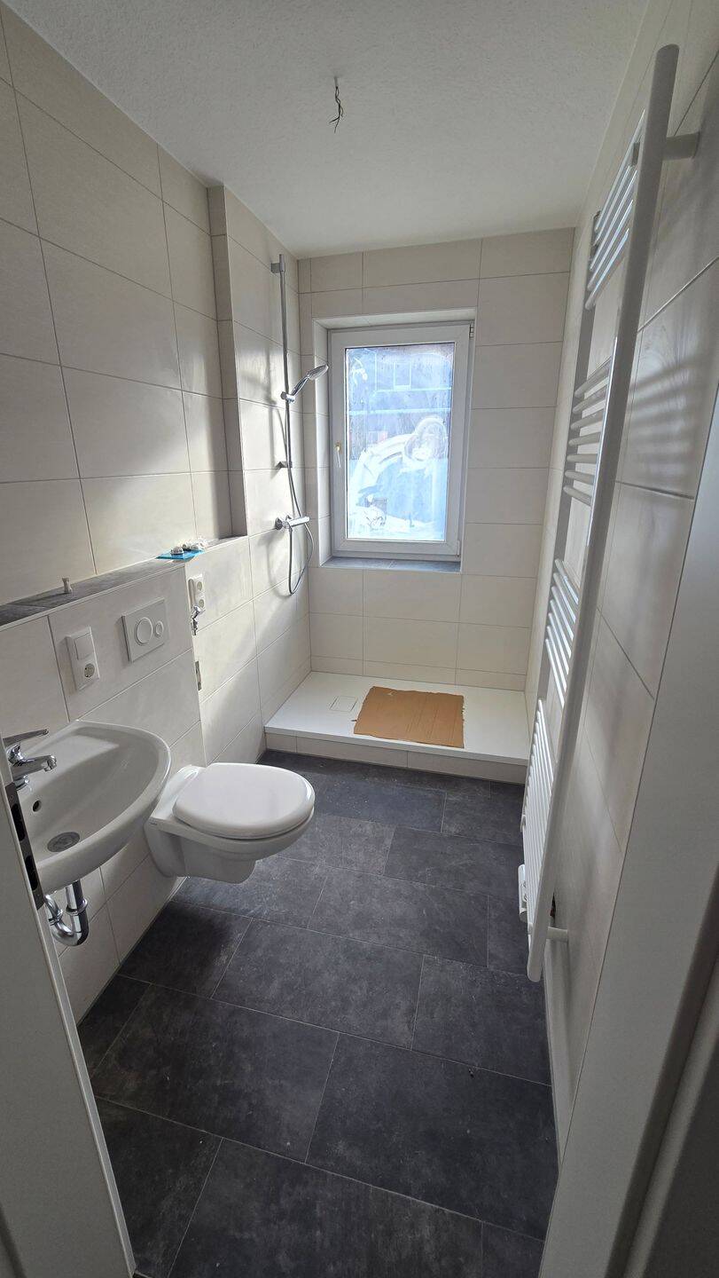 *** Ruhige und moderne 2-Zimmer-Wohnung – Erstbezug nach Sanierung ***, 9496 Marienberg