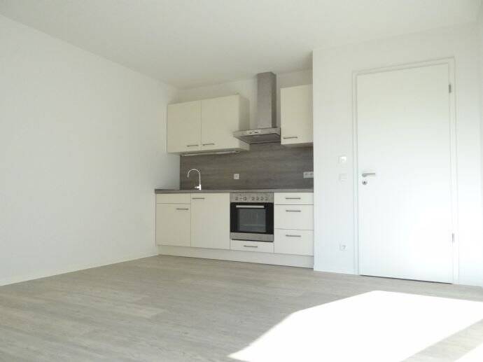 Helle, moderne 2-Zimmer-Wohnung mit Küche und Gartenanteil, 35396 Gießen
