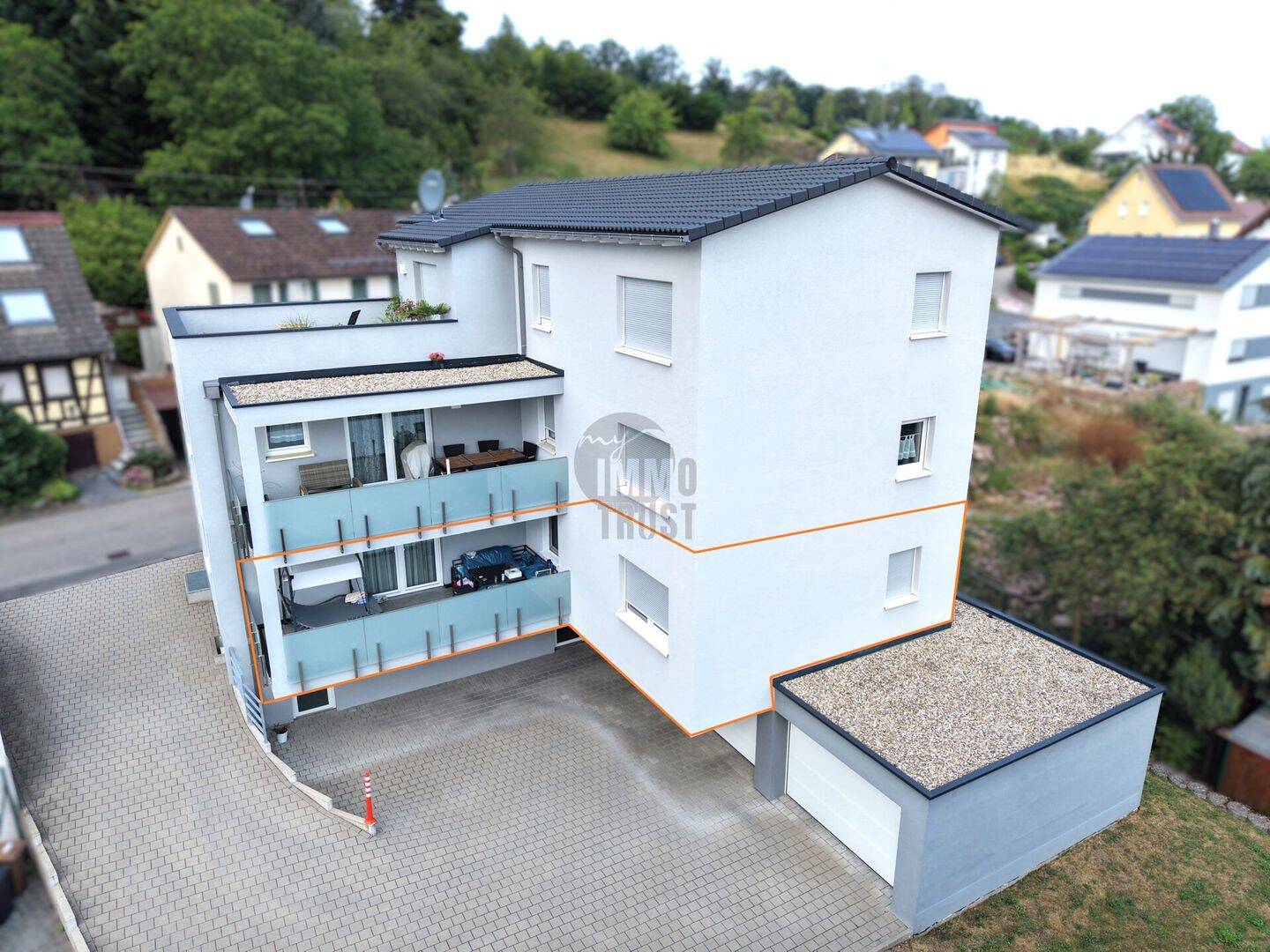 NEUWERTIGE MIETWOHNUNG MIT BALKON UND GARAGENSTELLPLATZ!, 75305 Neuenbürg