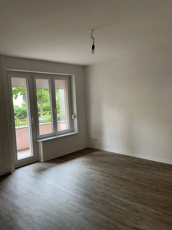 Renovierte 2-Zimmer Wohnung mit Balkon, 12109 Berlin (Tempelhof-Schöneberg)