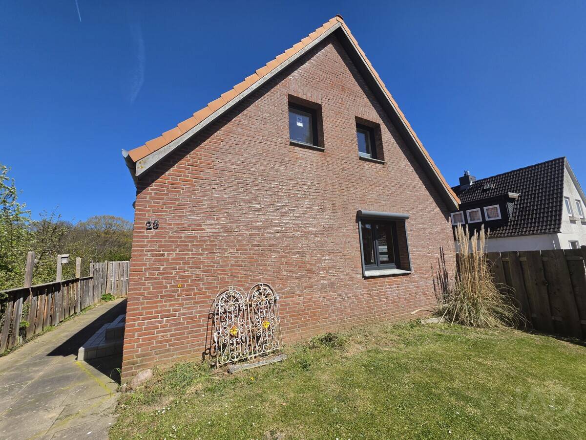 Nach Teilung: Strandnahes Einfamilienhaus in Pelzerhaken, 23730 Neustadt in Holstein
