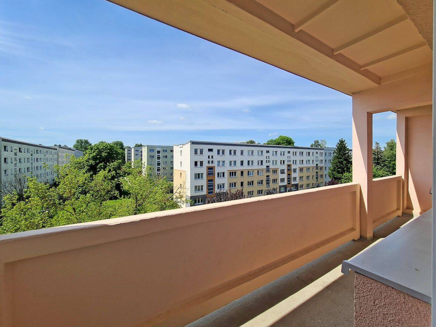 Helle 4 Zimmerwohnung mit großem Balkon und Ausblick, 9599 Freiberg