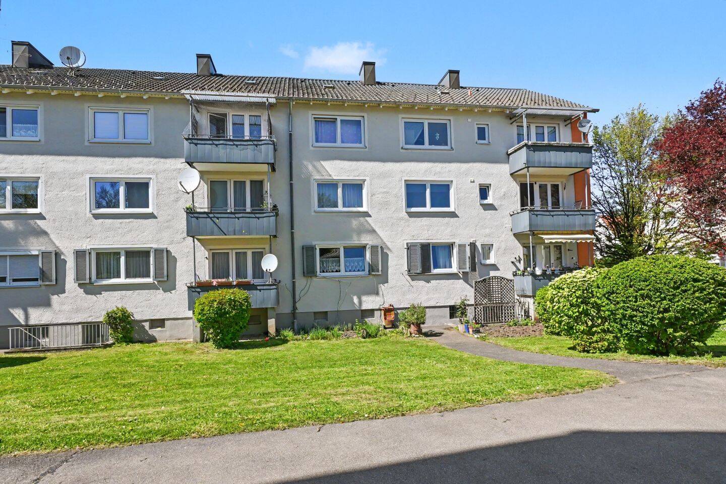 Zeitgemäß modernisierte 3-Zimmer-Wohnung mit Balkon und Garage in Kempten, 87437 Kempten (Allgäu)