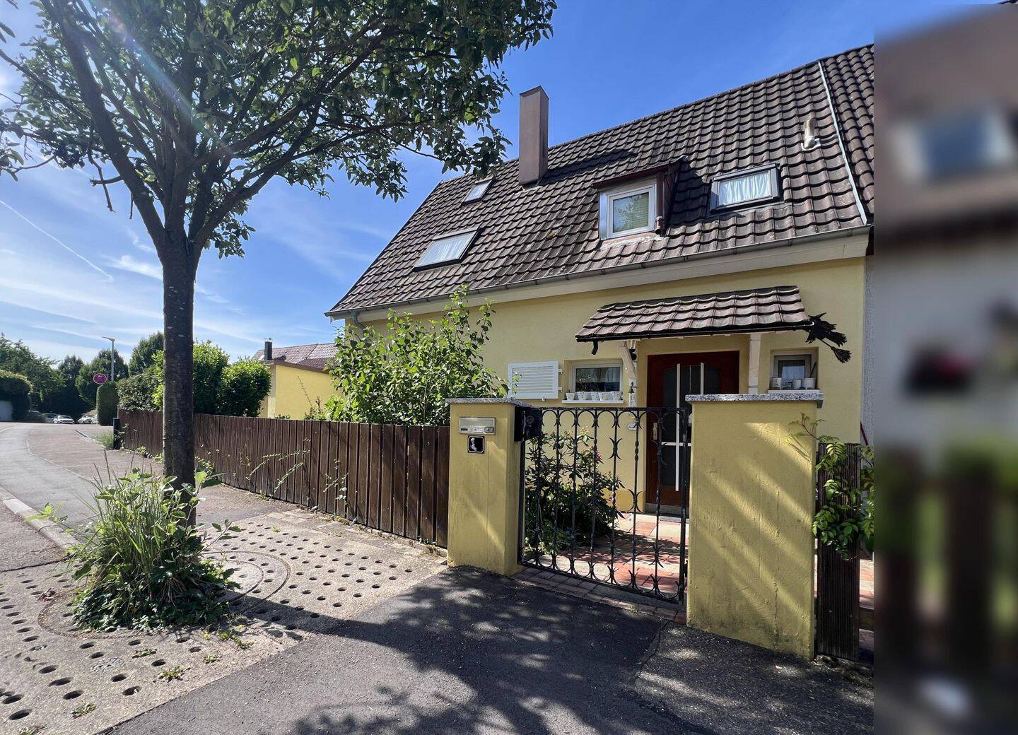 “Familienglück mit großem Garten – Gepflegte Doppelhaushälfte mit Doppelgarage in Göppingen”, 73033 Göppingen