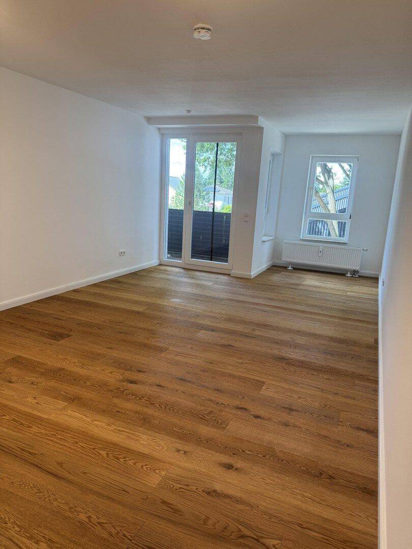 Komplett sanierte 2-Zimmer-Wohnung mit Balkon, Einbauküche und Tiefgaragen-Stellplatz, 14979 Großbeeren