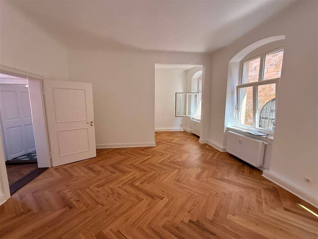 Klimatisierter DG-Erstbezug: 4-Zimmer-Altbauwohnung in der Stadtmitte zu vermieten!, 96047 Bamberg (Bamberg Gaustadt)