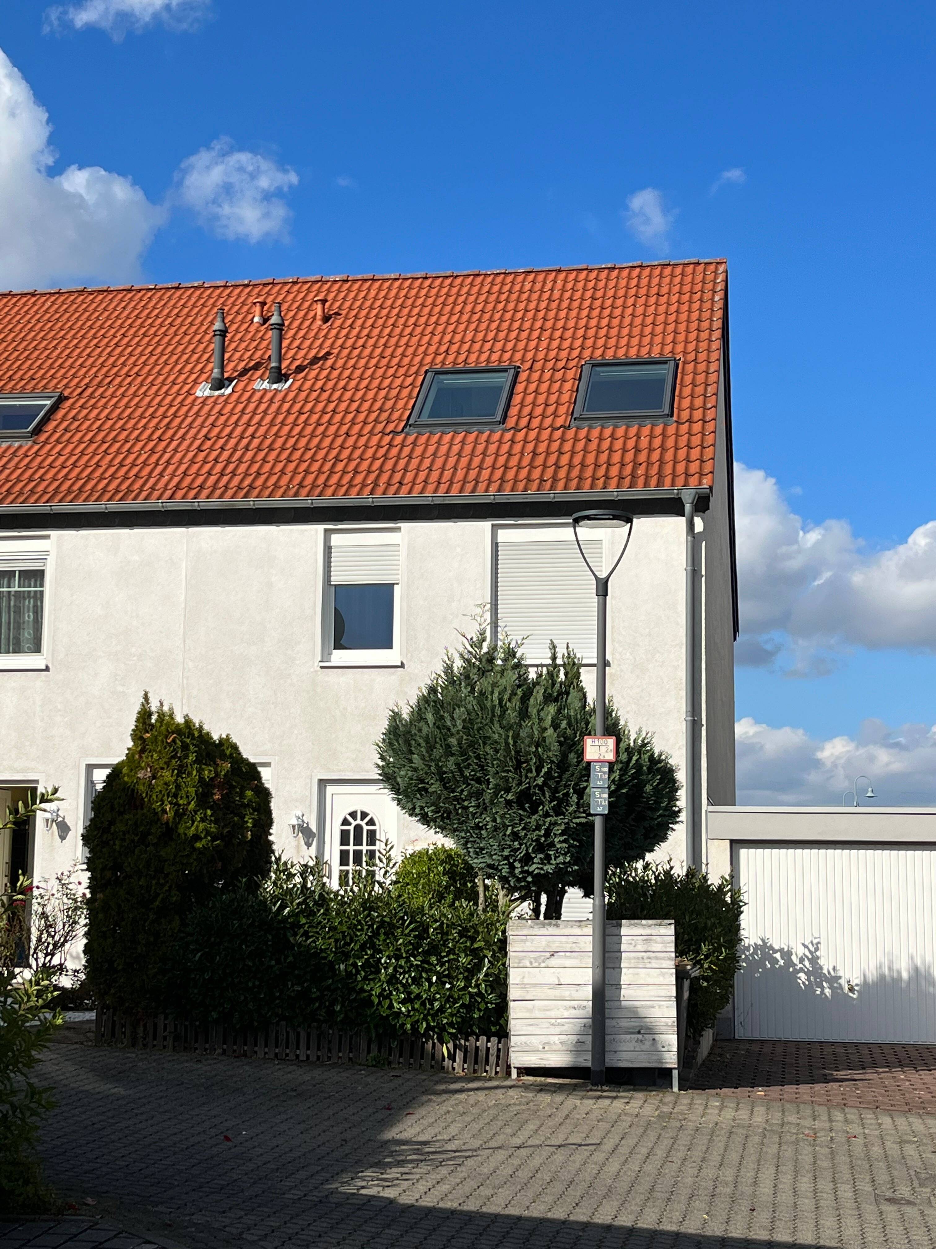 Moderne Doppelhaushälfte in Dortelweil in direkter Nähe zur Europäischen Schule, 61118 Bad Vilbel