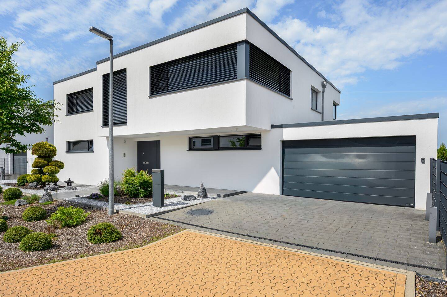 Hier bleiben keine Wünsche offen – Exklusive & sonnendurchflutete Villa im Bauhausstil mit Blick ins Grüne, 29223 Celle