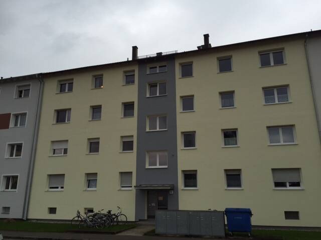 kleine 2-Zimmer Wohnung mit Balkon, 84489 Burghausen
