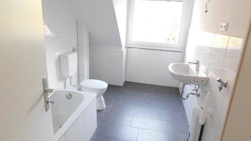 Schöne 2-Zimmer-DG-Wohung!, 45143 Essen (Altendorf Bochold Nordviertel Westviertel)