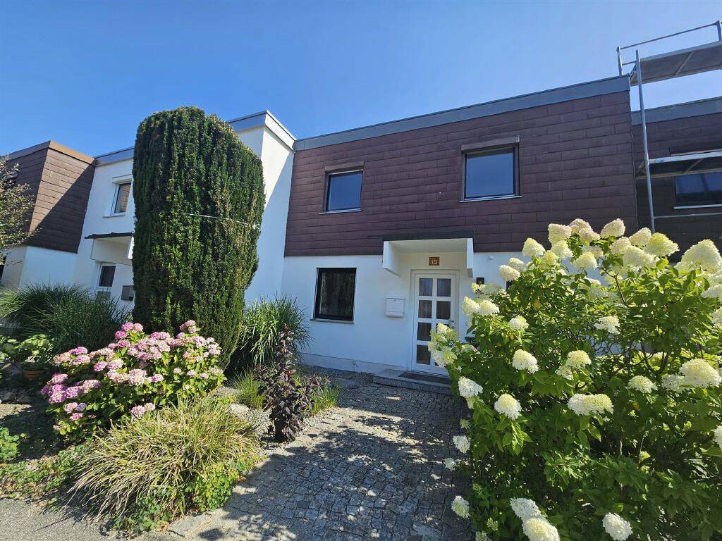 Frisch renoviertes Reihenmittelhaus mit Garten & Garage in ruhiger Lage – Bezugsfrei ab sofort!, 84137 Vilsbiburg