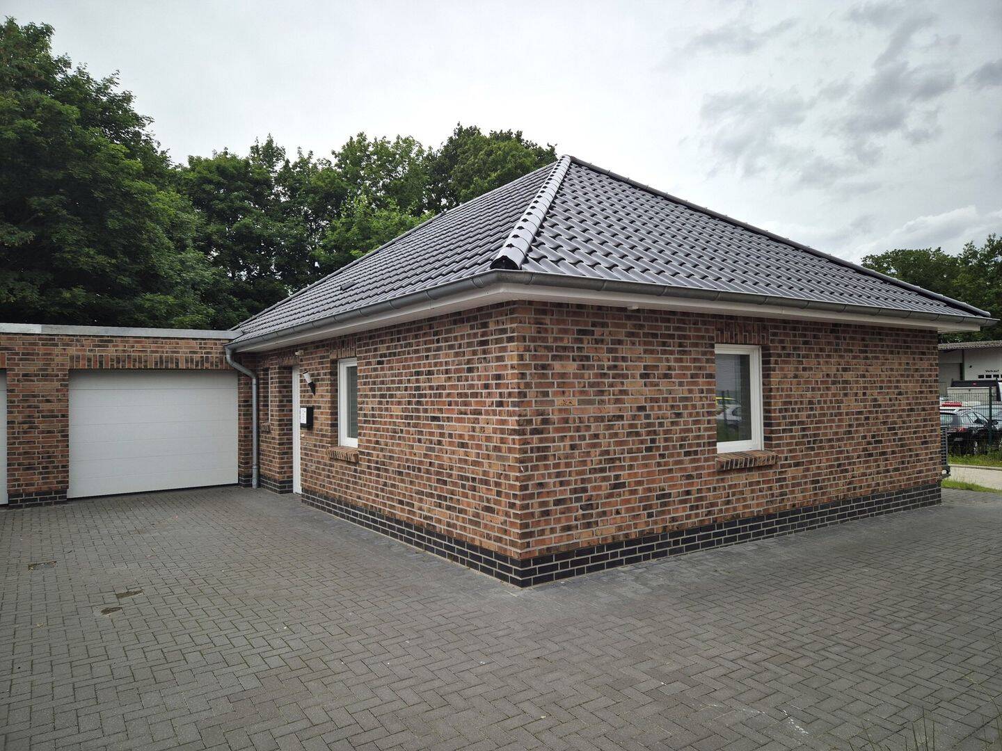 neuwertiger Bungalow mit Garage in Scharrel – Ortskern, 26683 Saterland