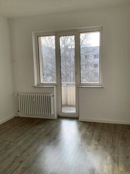 Anmietung sofort möglich! 1-Zimmer-Single-Appartment mit Balkon!, 22049 Hamburg (Wandsbek Dulsberg)