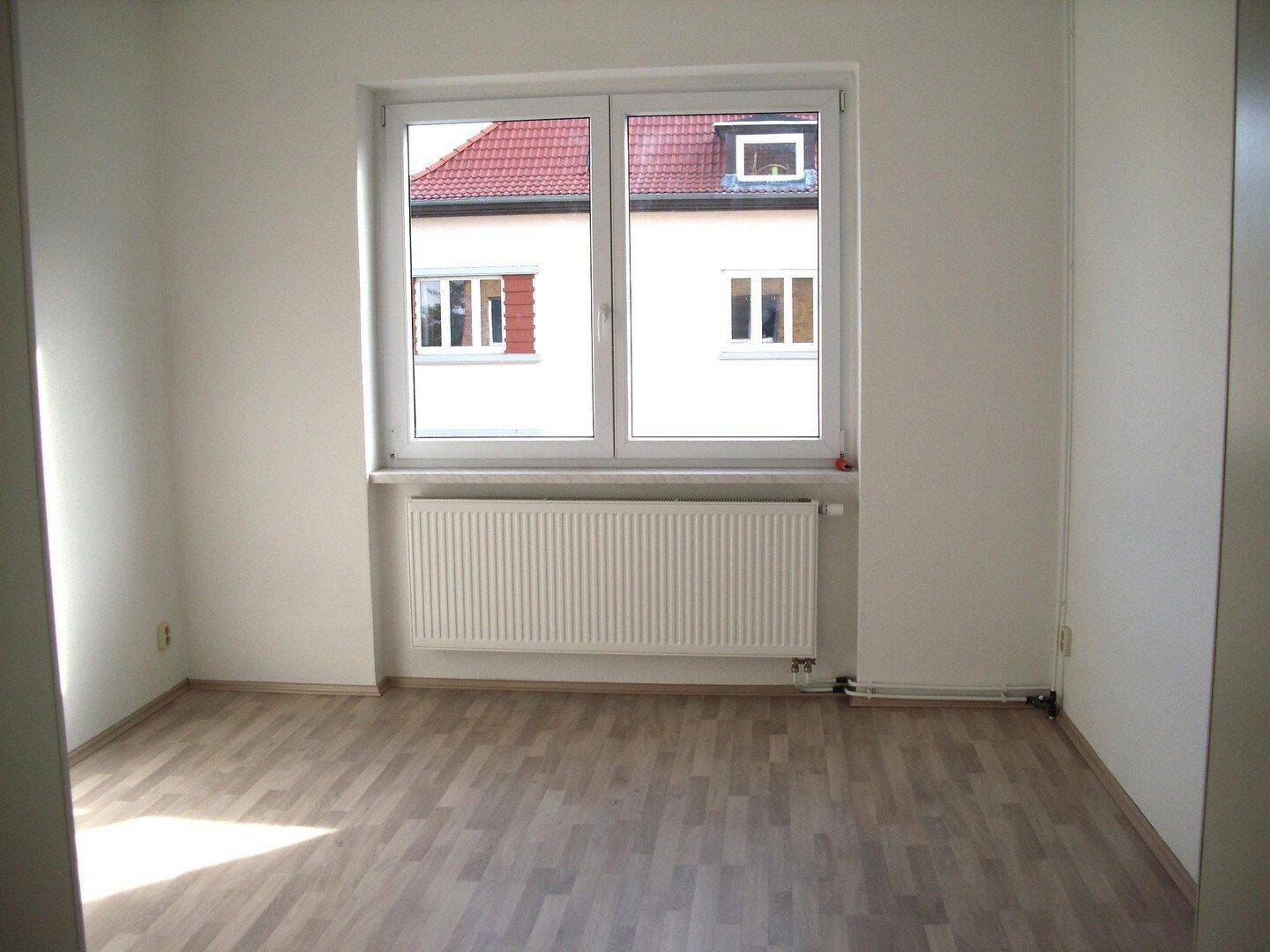 Nichtraucher-Wohnung! sonnige 2,5 Raum mit Wanne 2. OG – keine WG, 99086 Erfurt