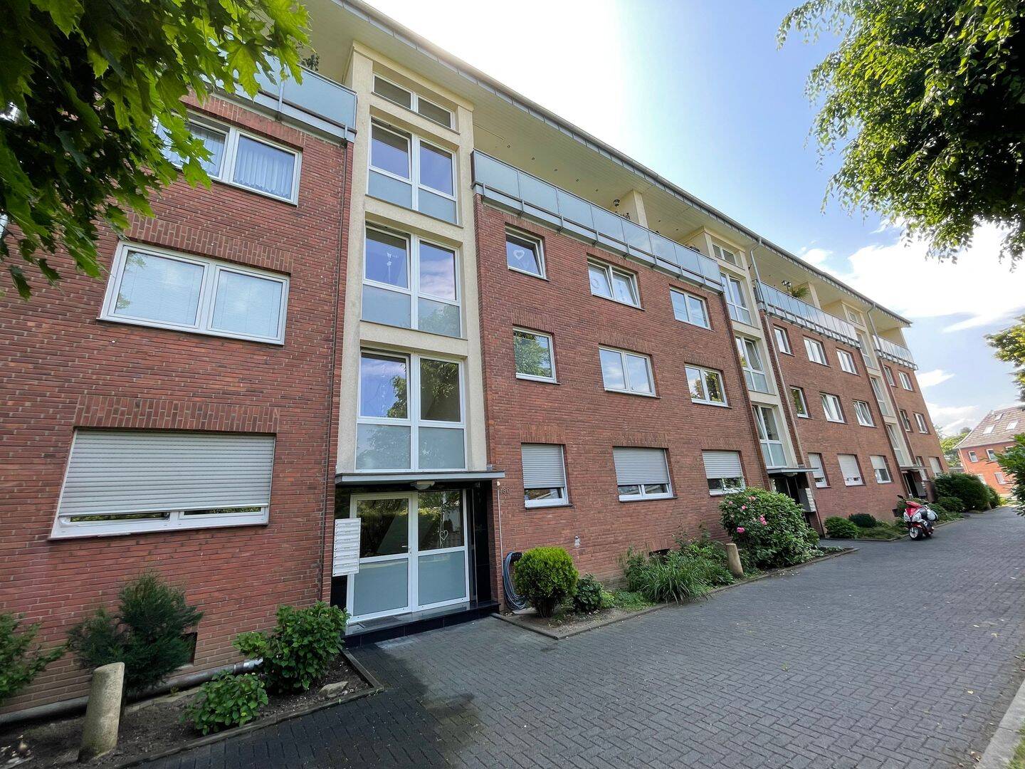 Helle 3-Zimmer-Wohnung mit großem Südbalkon in Mönchengladbach-Lürrip, 41065 Mönchengladbach (Hardterbroich Hermges Lürrip Pesch)