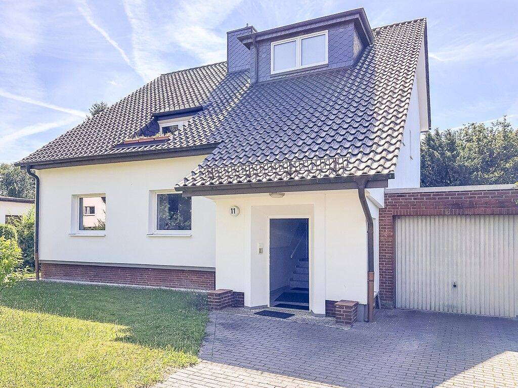 Ruhig und im Grünen: DG in kleinem MFH, 22145 Hamburg (Wandsbek Farmsen-Berne Rahlstedt)