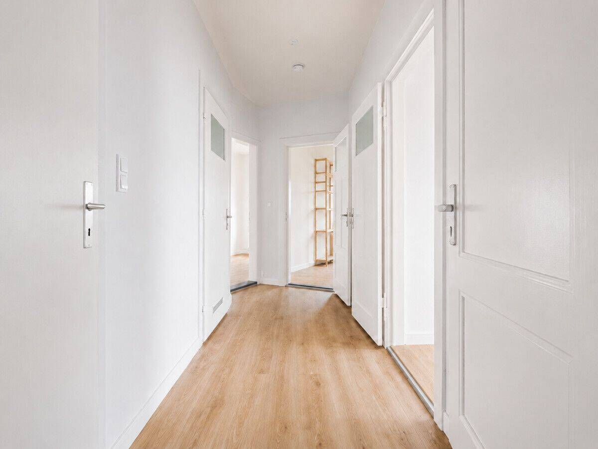 Wohnen über den Dächern: 3,5 Zimmer mit Altbaucharme, 28207 Bremen (Hastedt)