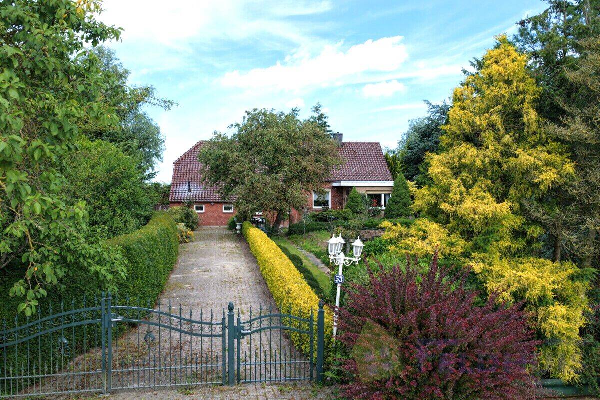Fehnhaus im Dornröschenschlaf! Idyllisch gelegen auf ca. 8.210 m² Grundstück in Moormerland-Tergast!, 26802 Moormerland