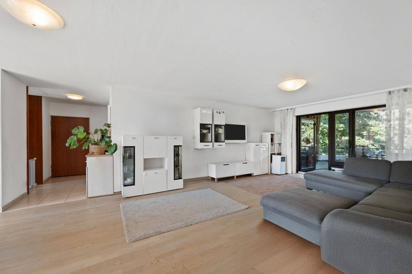 Großzügige 4,5-Zimmer-Wohnung mit ca. 117 m² Wohnfläche, sonnigem Balkon und Tiefgaragenstellplatz, 71069 Sindelfingen