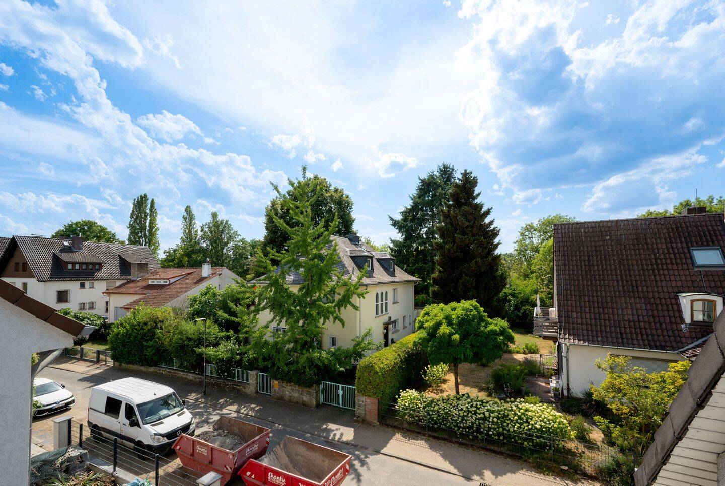 Charmante 2-Zimmer-DG-Wohnung mit Keller, Dachspitz und TG nahe Offenbacher Innenstadt & Mainufer, 63067 Offenbach am Main (Kaiserlei Offenbach am Main)