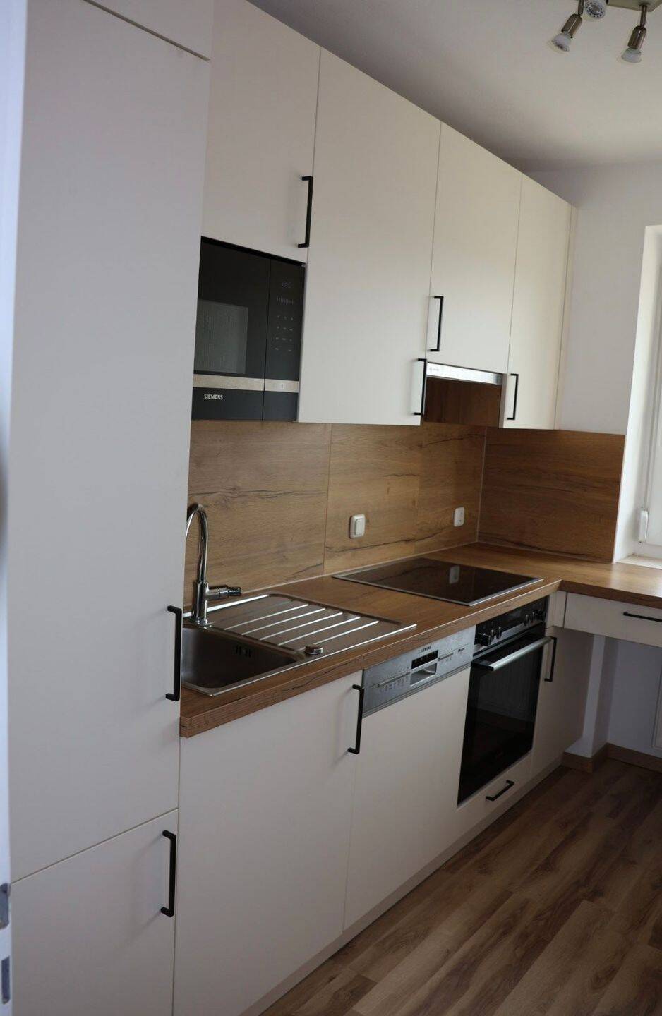 2-Zimmer Wohnung mit moderner Einbauküche, Balkon und Tiefgaragen-Stellplatz, 84489 Burghausen
