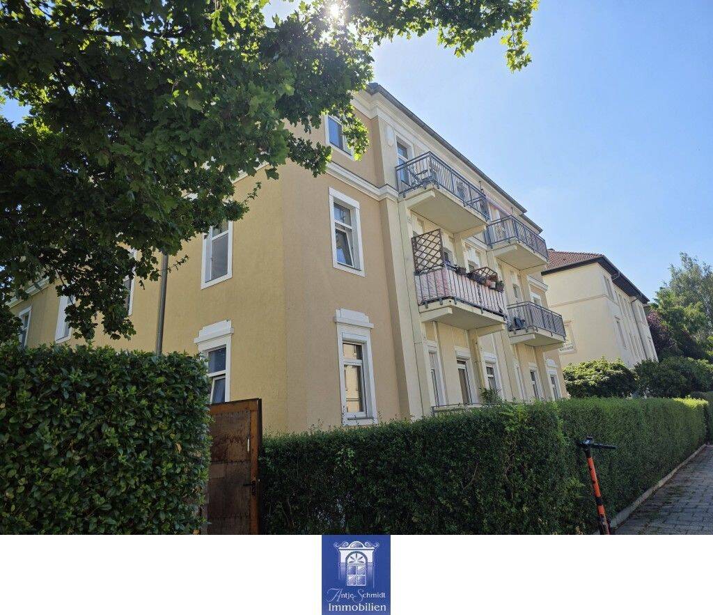 Komfortables Wohnen mit großem Balkon und separater Küche in ruhiger, grüner Lage., 1159 Dresden