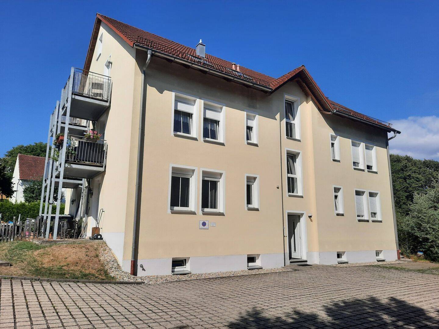 Attraktive Eigentumswohnung mit 2 Balkonen und Galerie in Bad Abbach, 93077 Bad Abbach