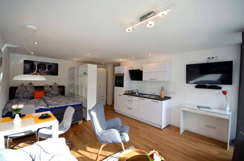 Sehr schönes, modern möbliertes 1-Zimmer-Apartment in München-Solln, 81477 München (Thalk. Obersendl.-Forsten-Fürstenr.-Solln)