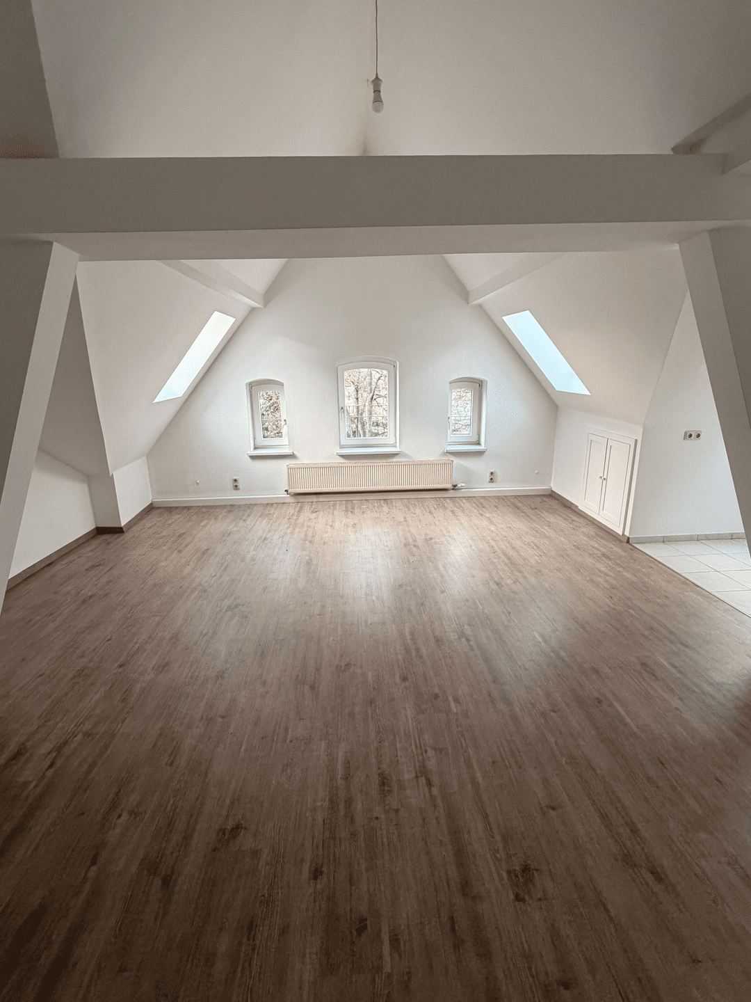 1-Zimmer-Apartment unterm Dach, 7407 Rudolstadt