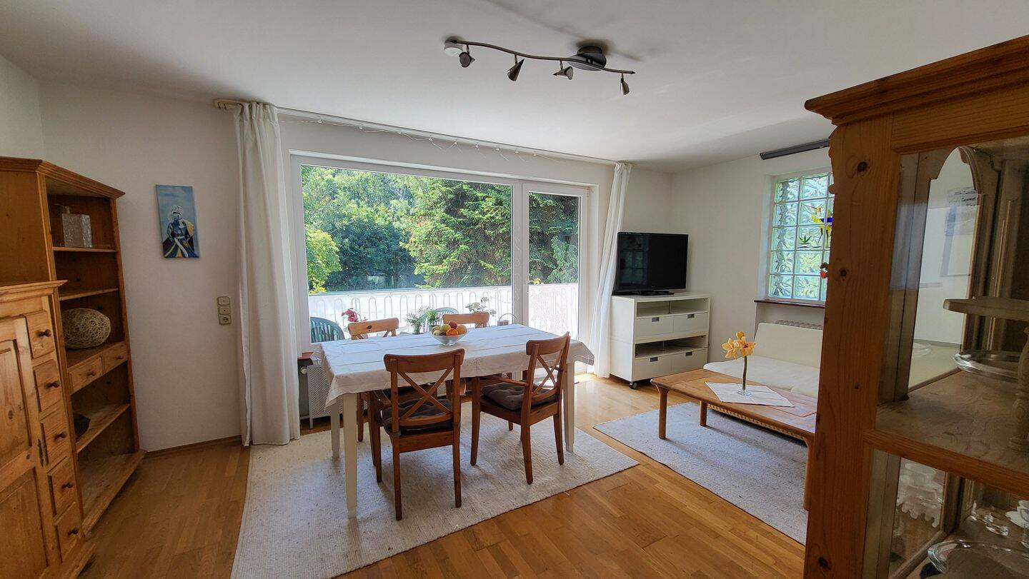 Voll möblierte + voll ausgestattete 2-Zimmer-Wohnung mit Balkon, 81547 München (Obergiesing Untergiesing-Harlaching)