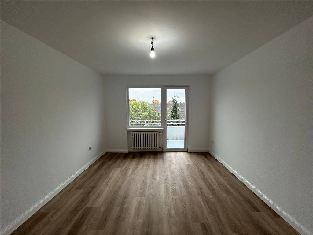 Renoviertes Wohnen! Bezugsfreie 3-Zi-Whg mit Balkon