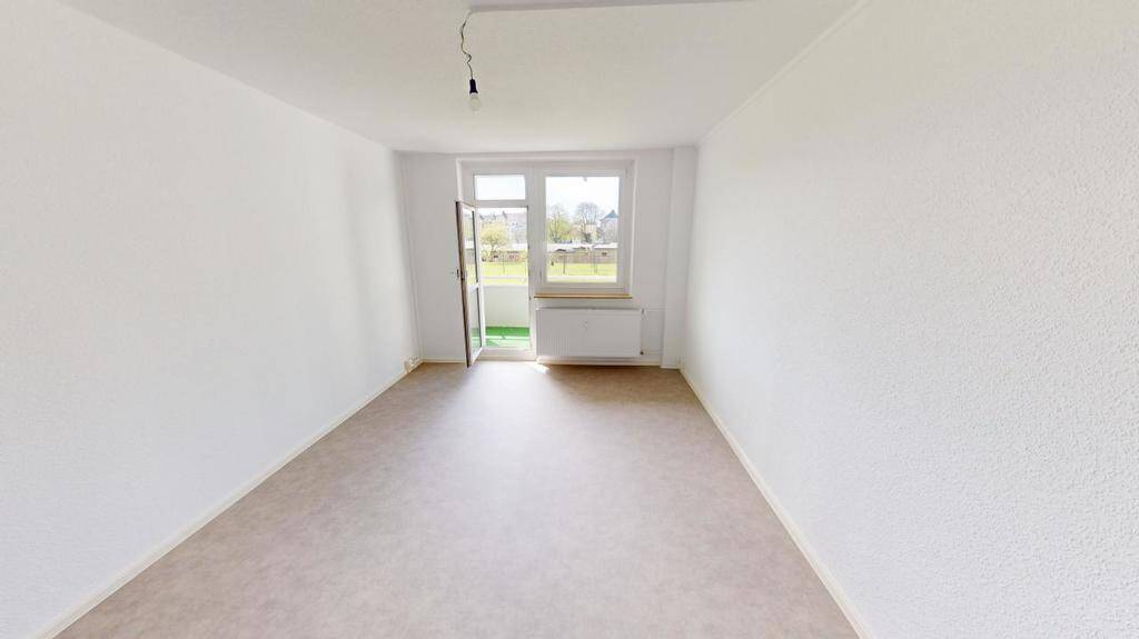 Modernisierte 3-Raum-Wohnung mit Tageslichtbad, 9130 Chemnitz (Hilbersdorf Sonnenberg Yorckgebiet Zentrum)
