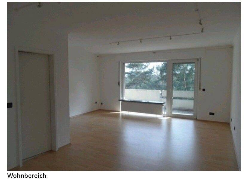 Gepflegte Zweizimmerwohnung mit Balkon, Stellplatz und Teilmöblierung, 33659 Bielefeld (Senne)