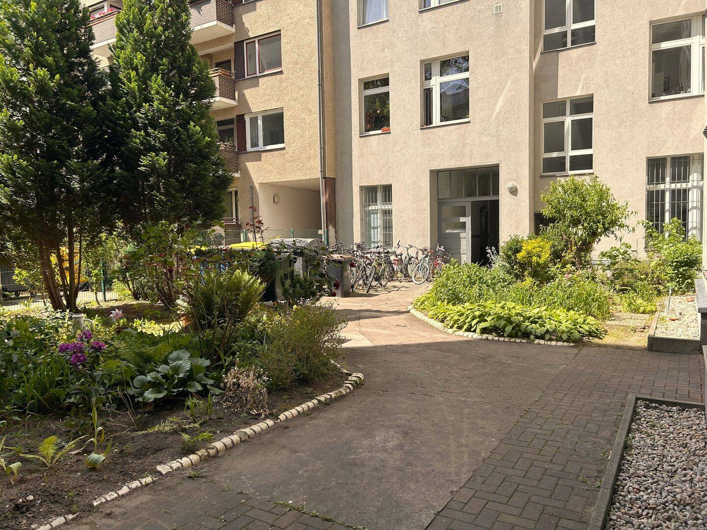 Feine 2 Zimmerwohnung im Altbau* bereit zum Einzug*, 13353 Berlin (Mitte Charlottenburg-Nord Gesundbrunnen Tiergarten Wedding)