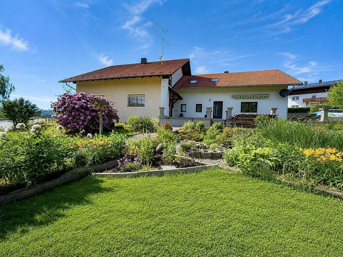 Doppelhaus in Tittling: viel Platz für Familie, Gartenzeit und neue Lebensideen, 94104 Tittling