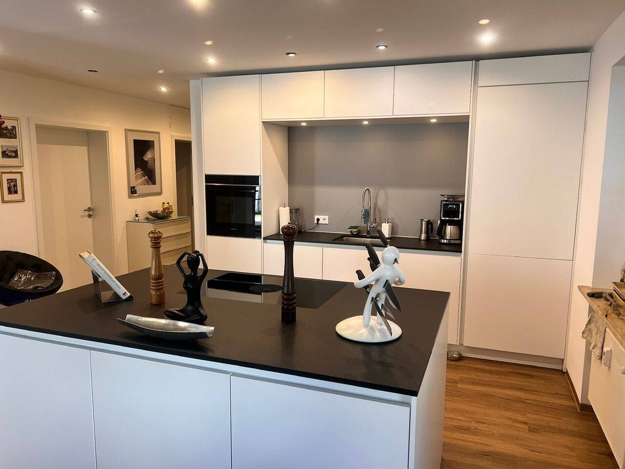 Modernes Design trifft Garten-Idyll: Kernsanierte loftähnliche Top Wohnung in 3 Parteien-Haus, 91126 Schwabach
